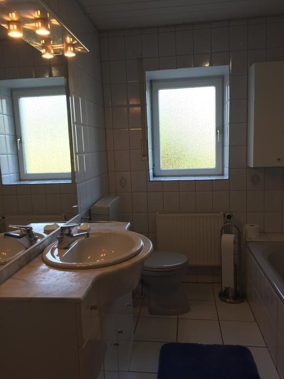 4-Zimmer Apartment Auf Resthof Halver Bagian luar foto